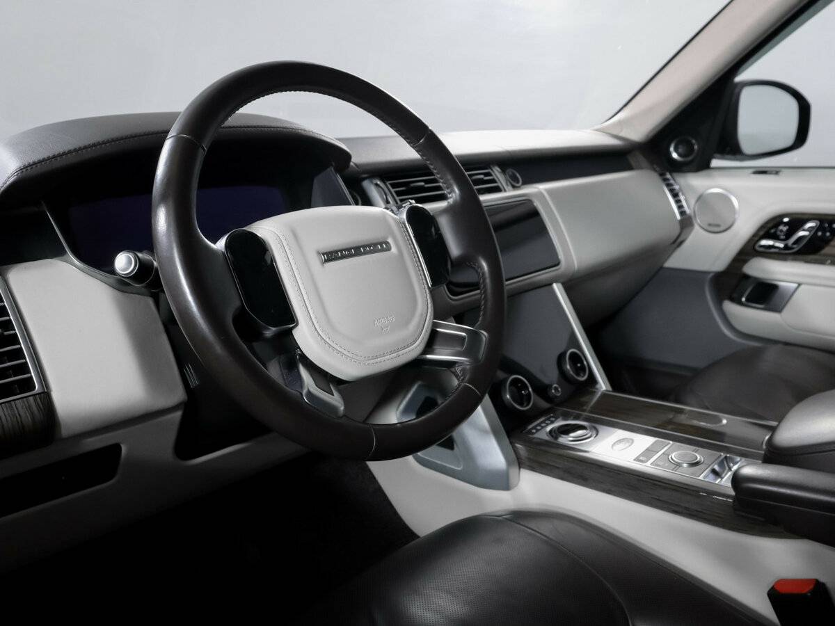 Land Rover Range Rover с пробегом — 2018 год. Фото: #13