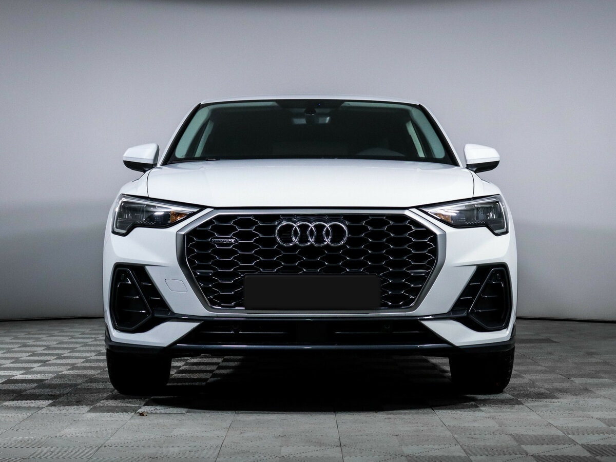 Audi Q3 Sportback с пробегом — 2020 год. Фото: #1