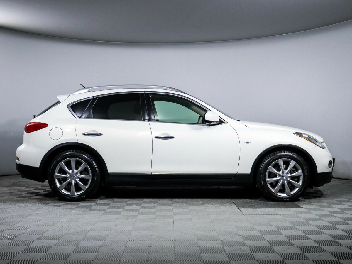 Infiniti EX с пробегом — 2008 год. Фото: #3