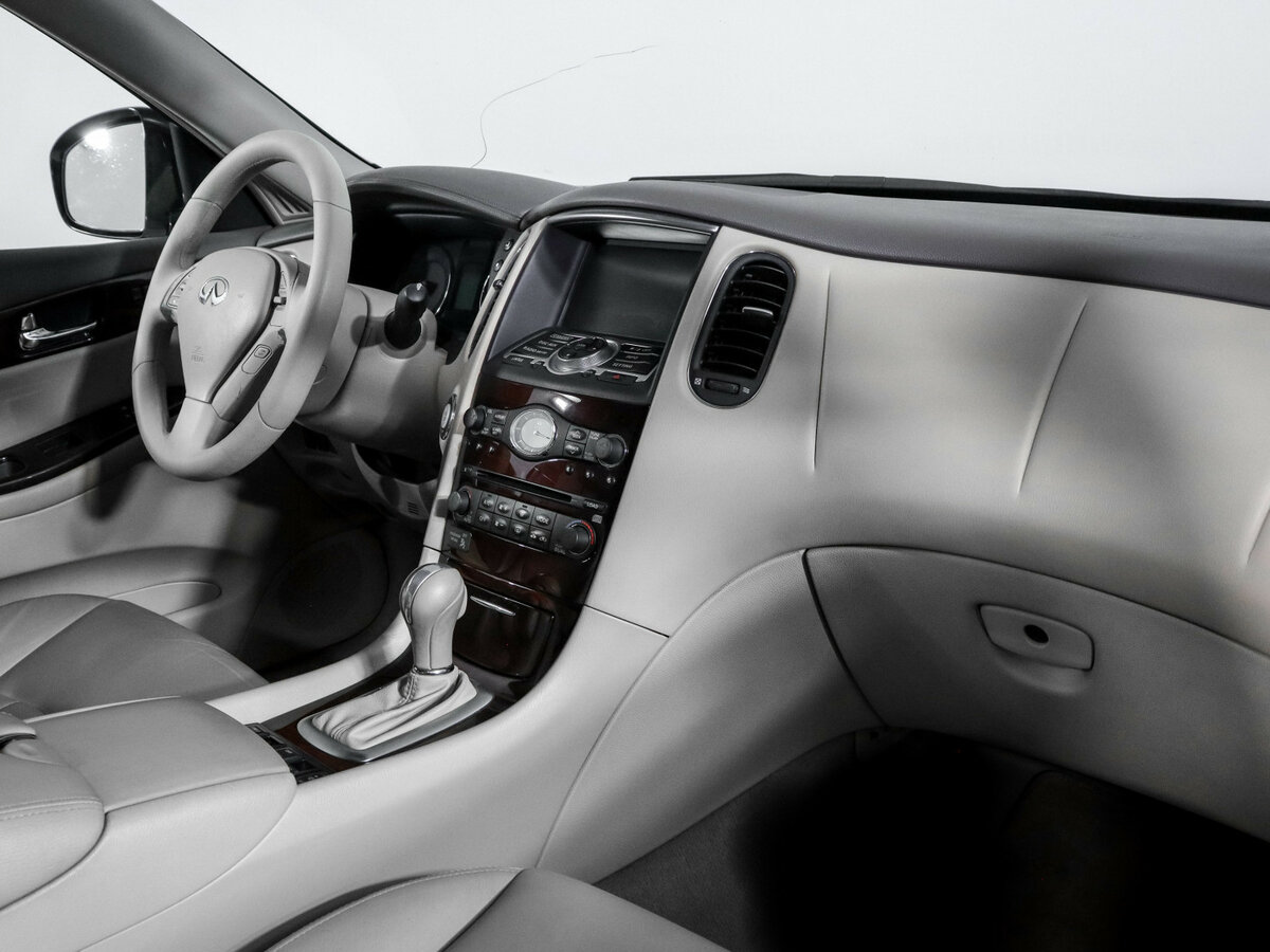 Infiniti EX с пробегом — 2008 год. Фото: #8