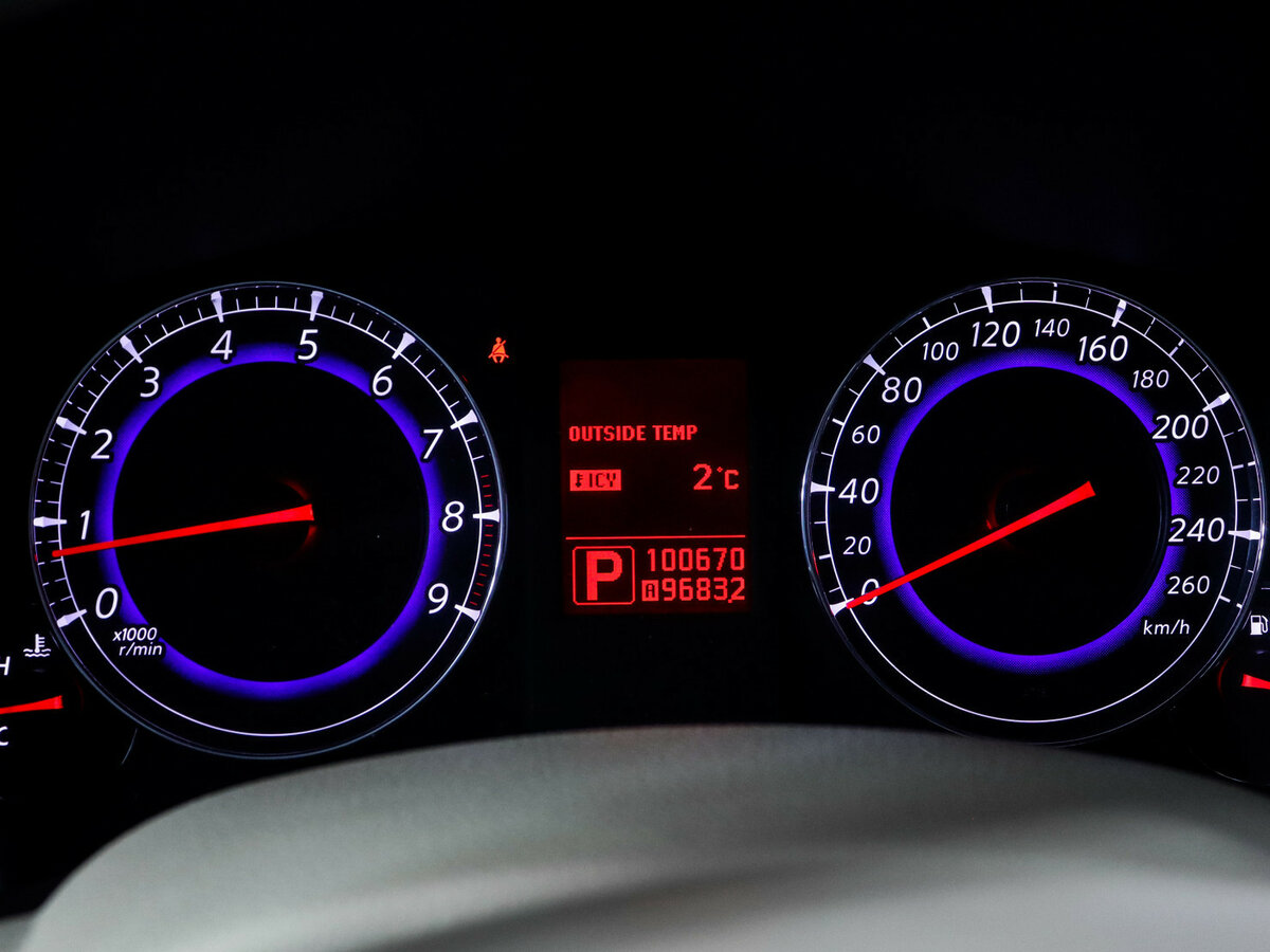 Infiniti EX с пробегом — 2008 год. Фото: #10