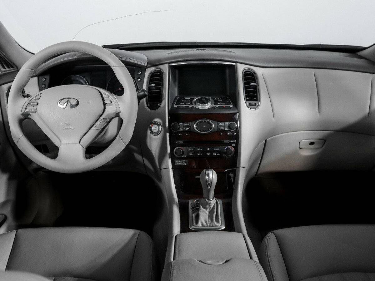 Infiniti EX с пробегом — 2008 год. Фото: #11