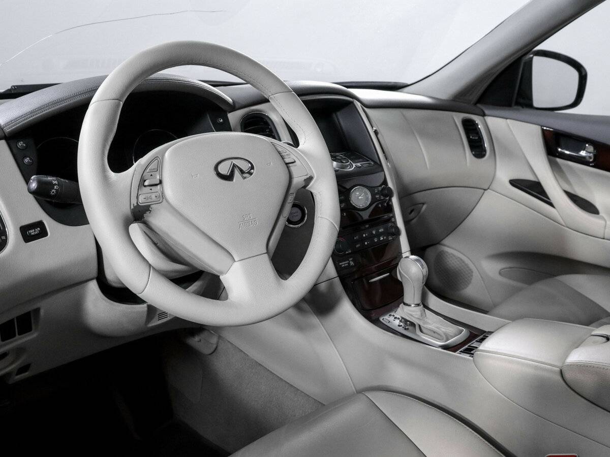 Infiniti EX с пробегом — 2008 год. Фото: #13