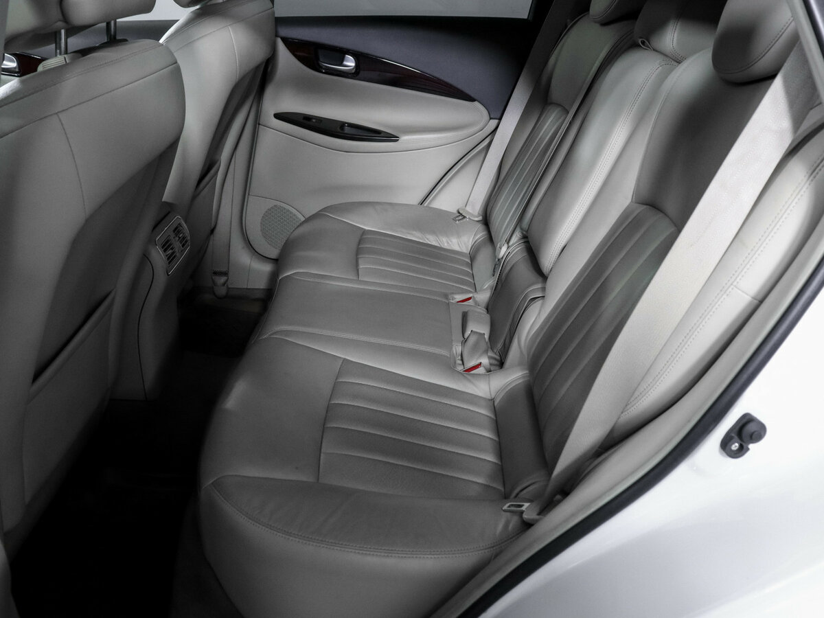 Infiniti EX с пробегом — 2012 год. Фото: #7