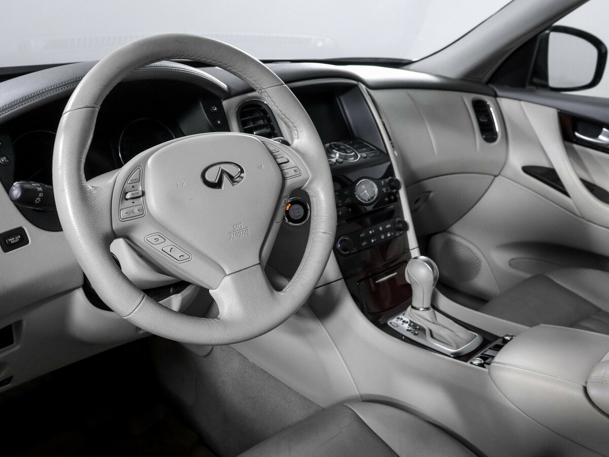 Infiniti EX с пробегом — 2012 год. Фото: #10