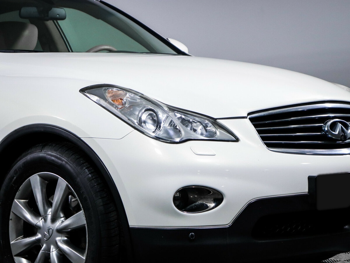 Infiniti EX с пробегом — 2012 год. Фото: #12