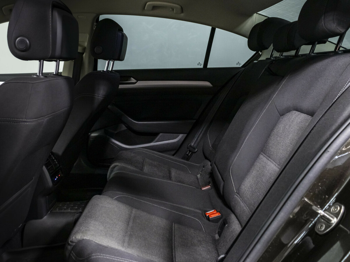 Volkswagen Passat с пробегом — 2017 год. Фото: #10