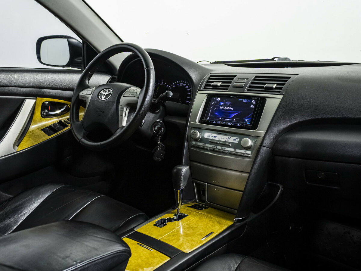 Toyota Camry с пробегом — 2007 год. Фото: #6