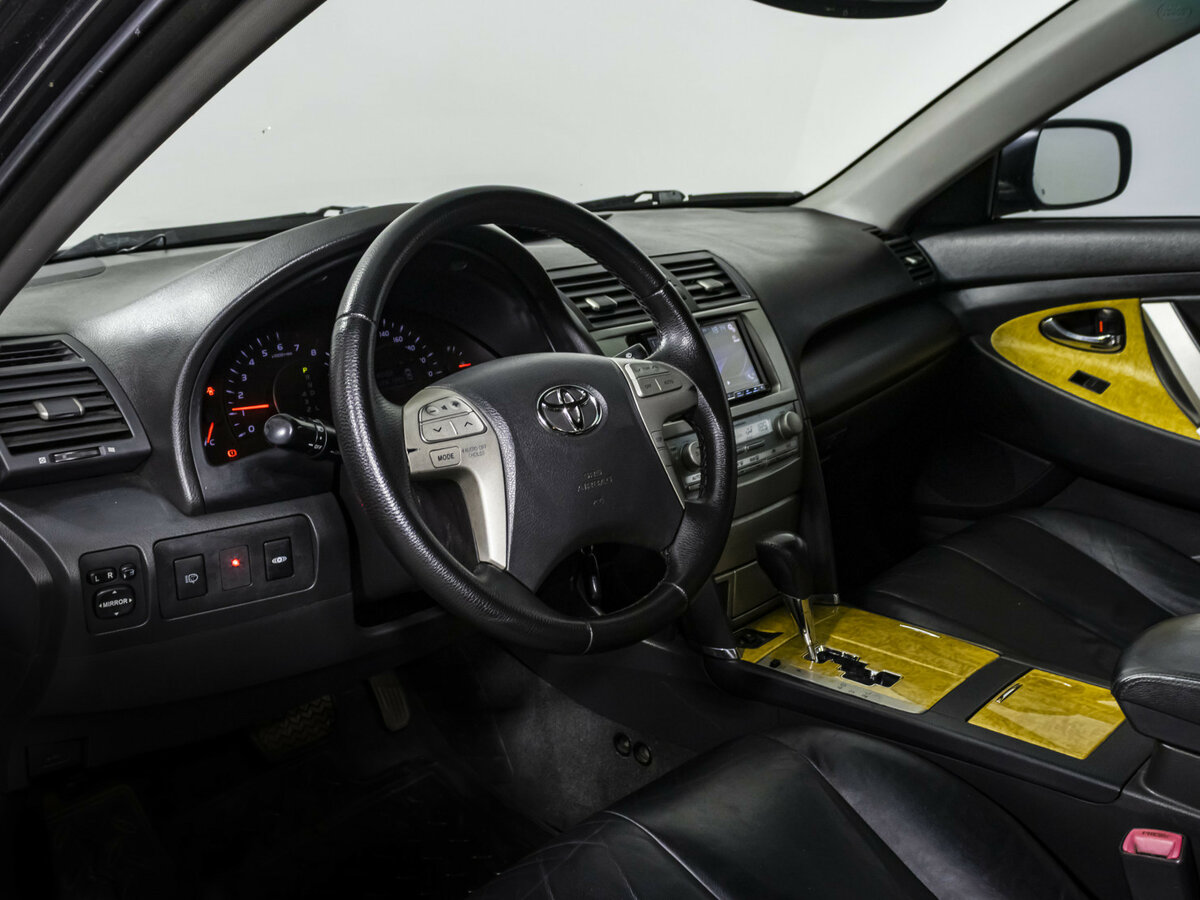 Toyota Camry с пробегом — 2007 год. Фото: #7