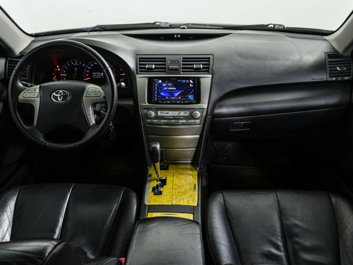 Toyota Camry с пробегом — 2007 год. Фото: #9