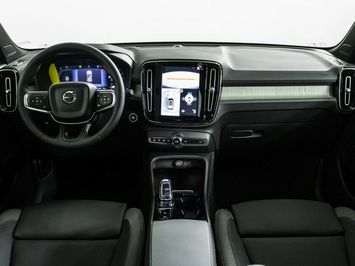 Volvo XC40 с пробегом — 2024 год. Фото: #5
