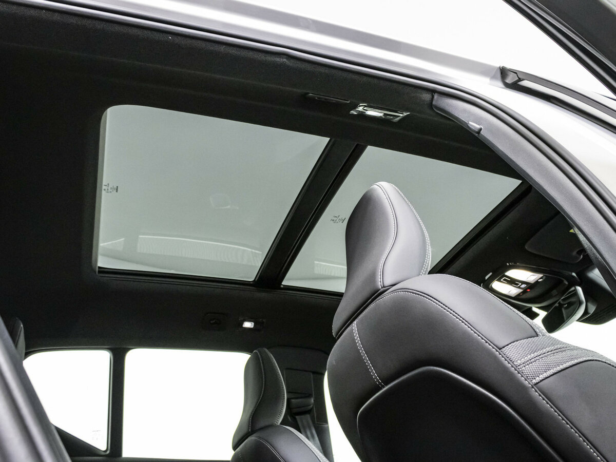 Volvo XC40 с пробегом — 2024 год. Фото: #15