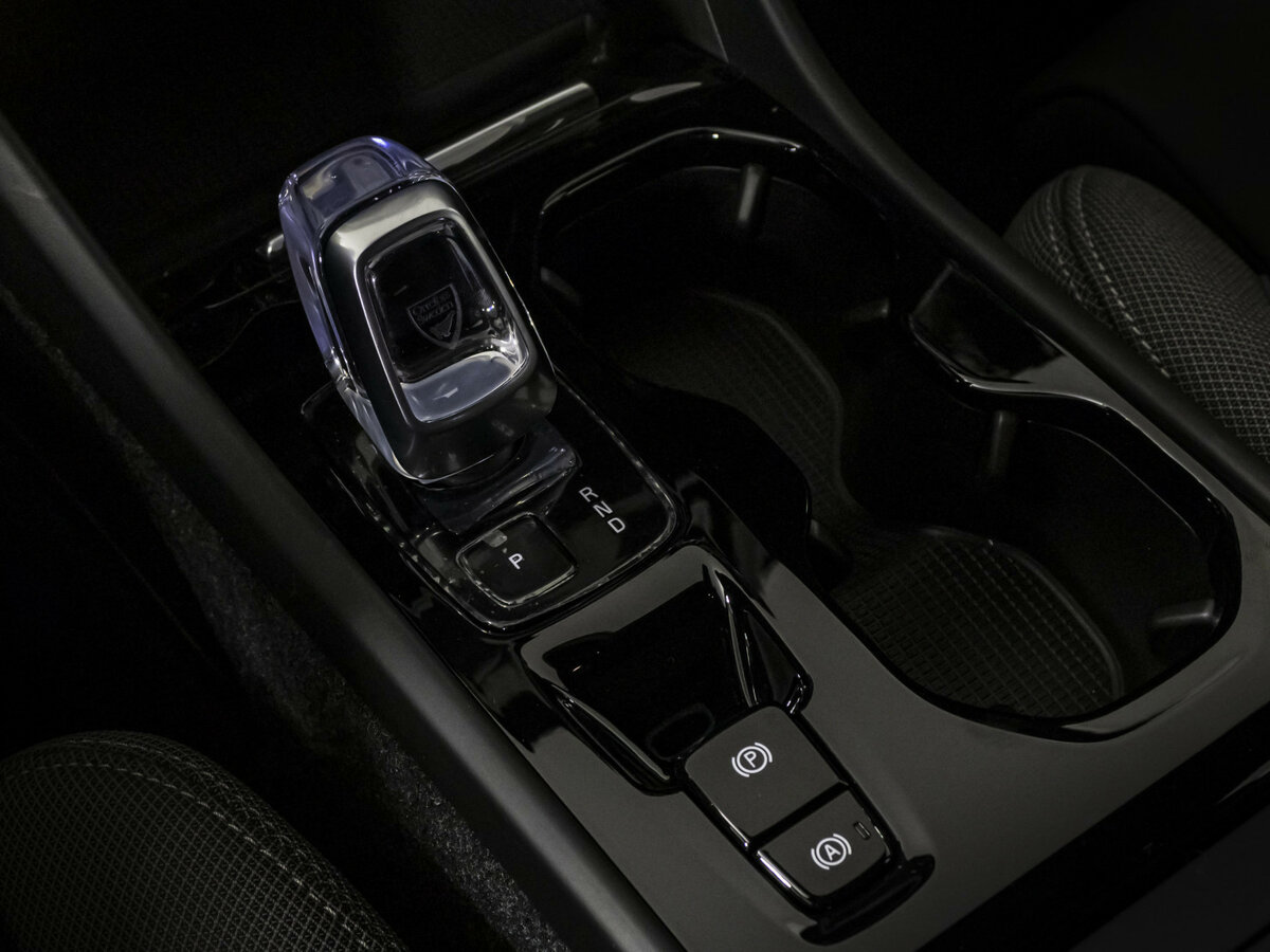 Volvo XC40 с пробегом — 2024 год. Фото: #17