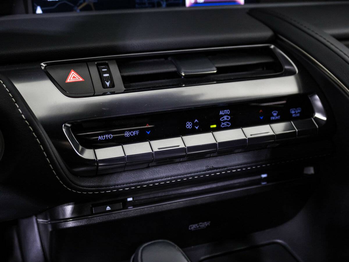 Lexus LC с пробегом — 2020 год. Фото: #20