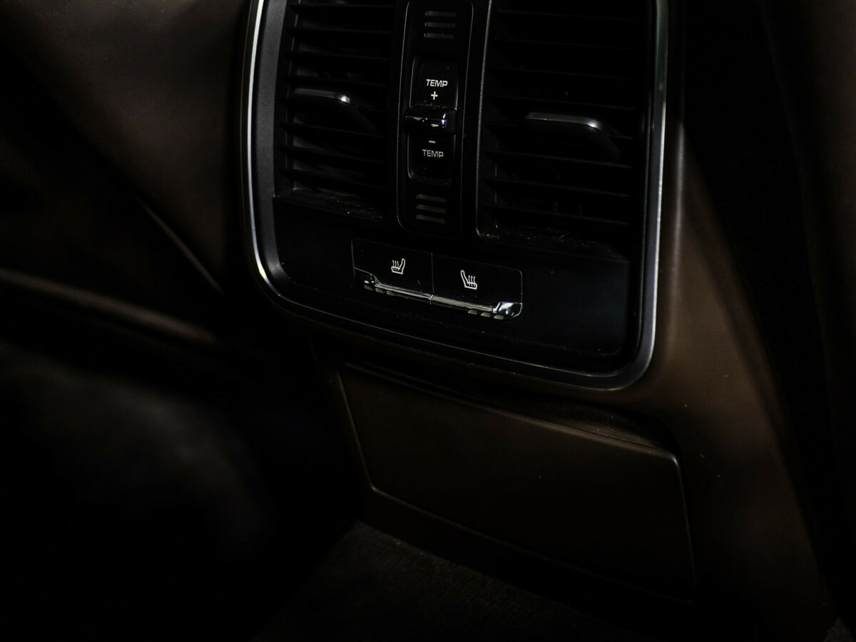 Porsche Macan с пробегом — 2015 год. Фото: #15