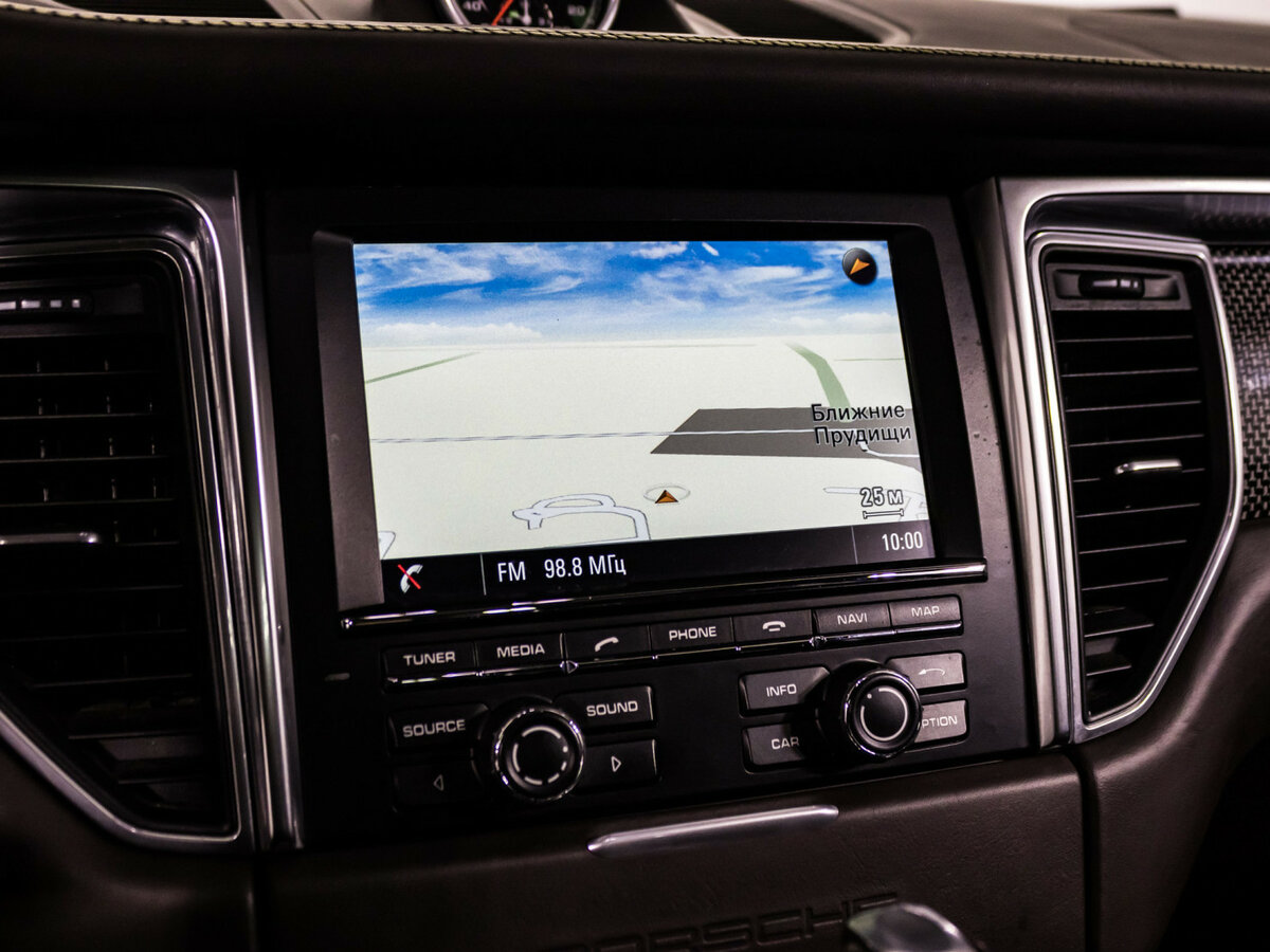 Porsche Macan с пробегом — 2015 год. Фото: #24