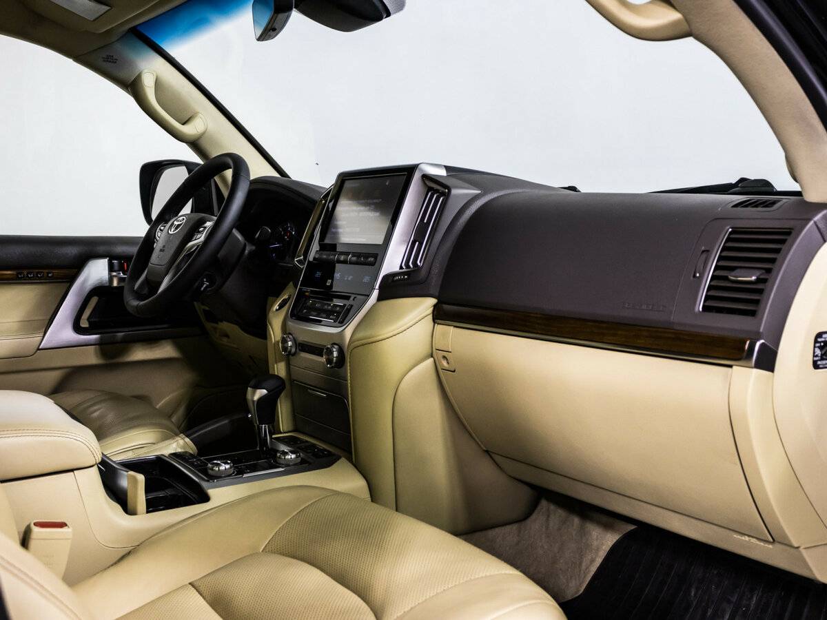 Toyota Land Cruiser с пробегом — 2016 год. Фото: #6