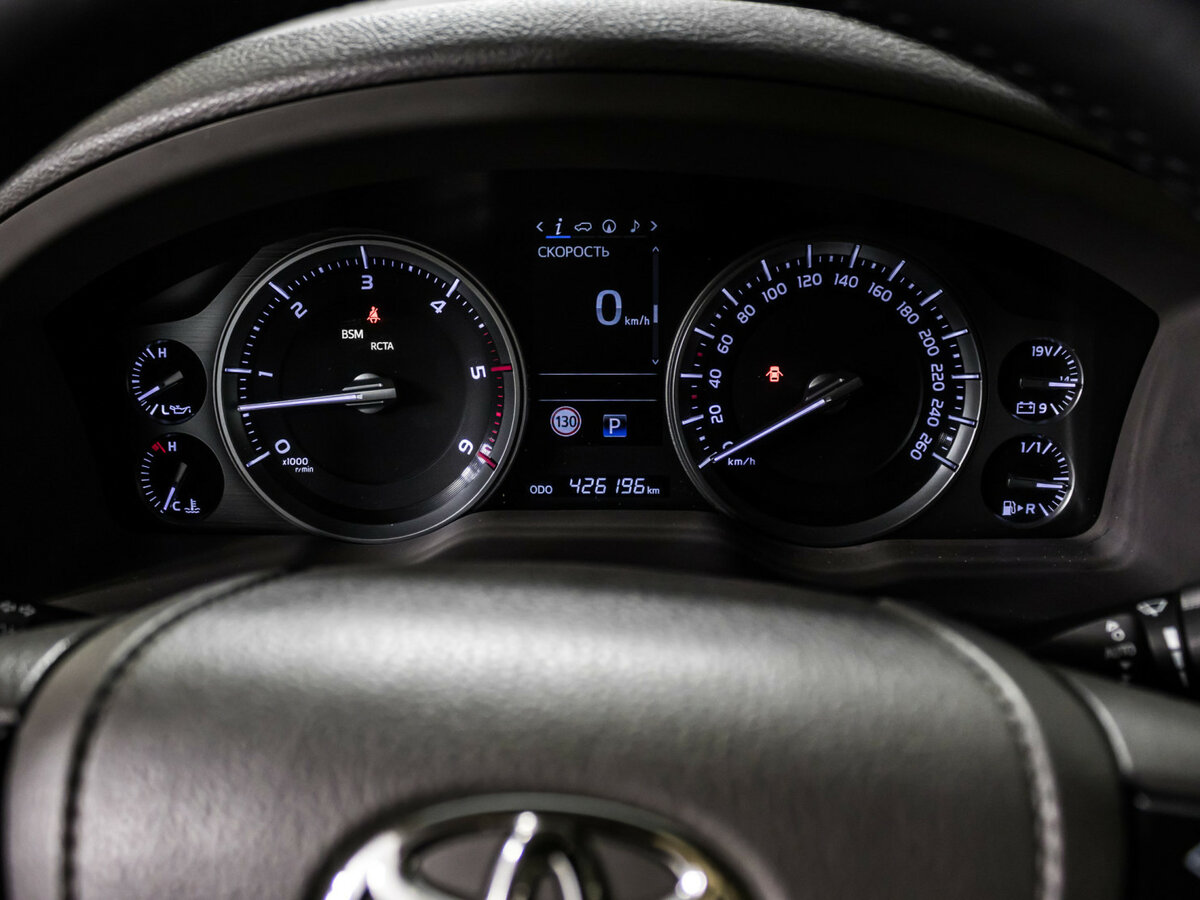 Toyota Land Cruiser с пробегом — 2016 год. Фото: #7