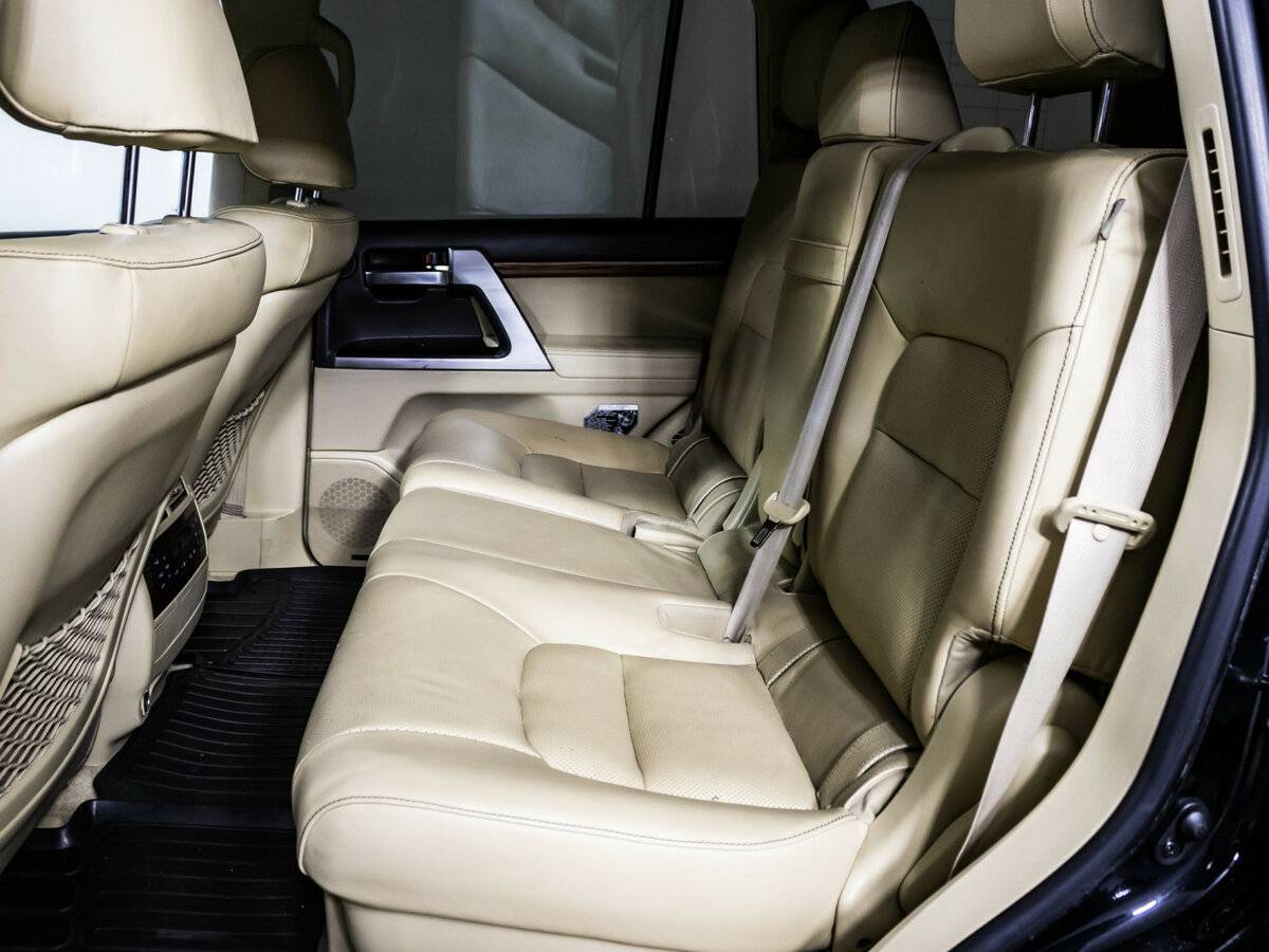 Toyota Land Cruiser с пробегом — 2016 год. Фото: #9