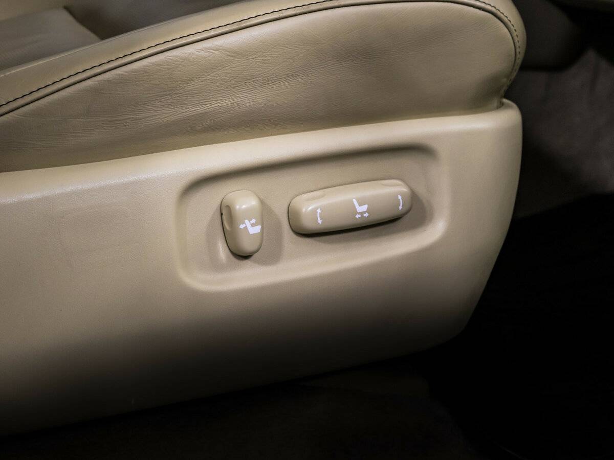 Toyota Land Cruiser с пробегом — 2016 год. Фото: #13