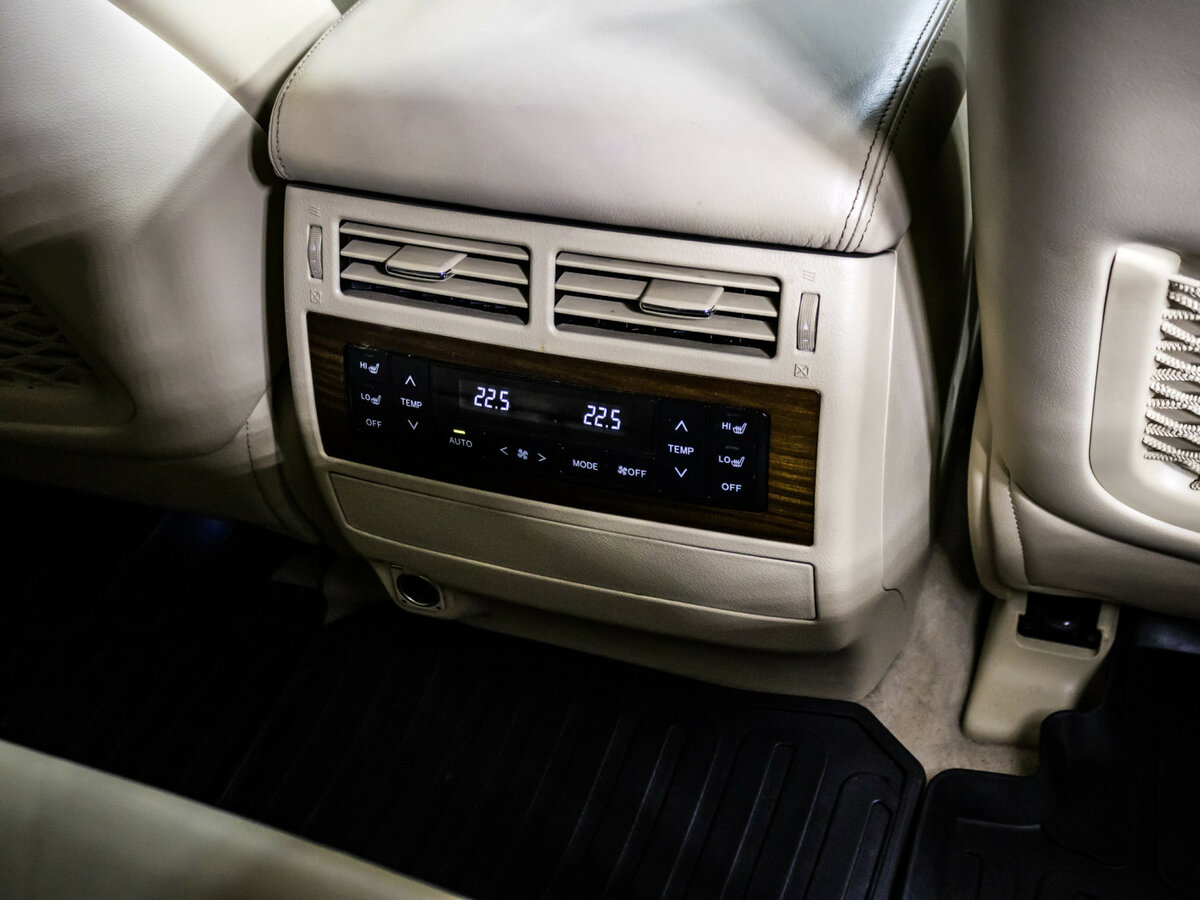 Toyota Land Cruiser с пробегом — 2016 год. Фото: #15