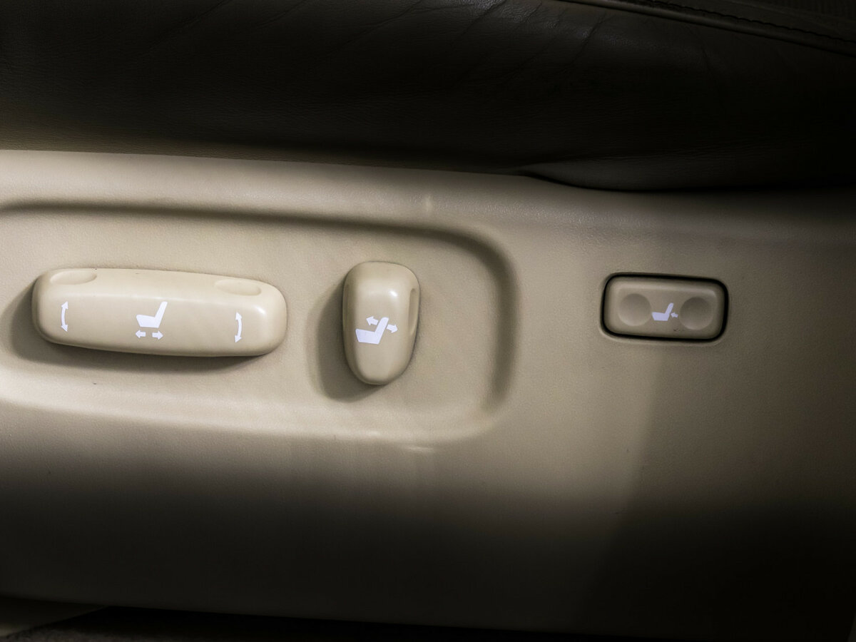 Toyota Land Cruiser с пробегом — 2016 год. Фото: #16