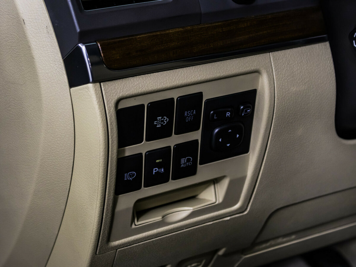 Toyota Land Cruiser с пробегом — 2016 год. Фото: #18