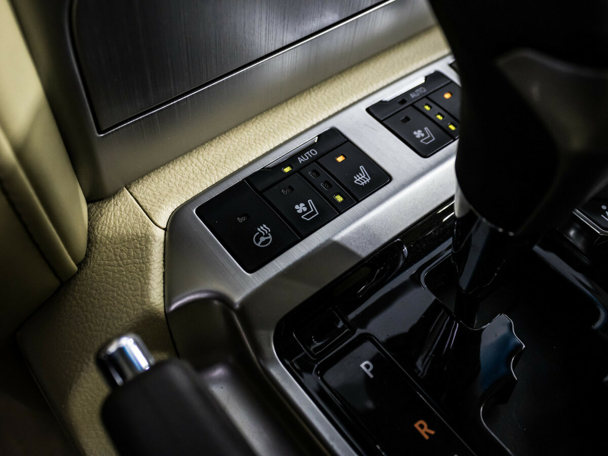 Toyota Land Cruiser с пробегом — 2016 год. Фото: #22