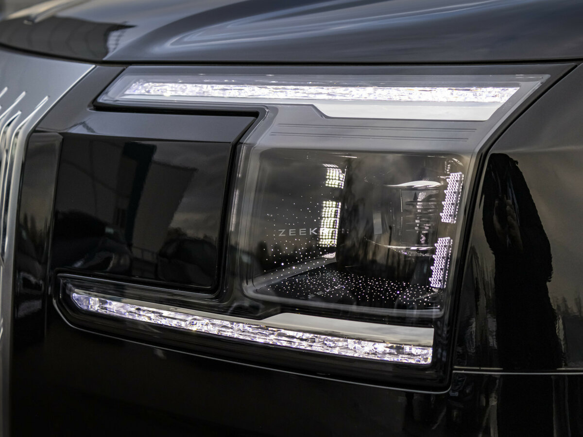 Zeekr 9X с пробегом — 2025 год. Фото: #1