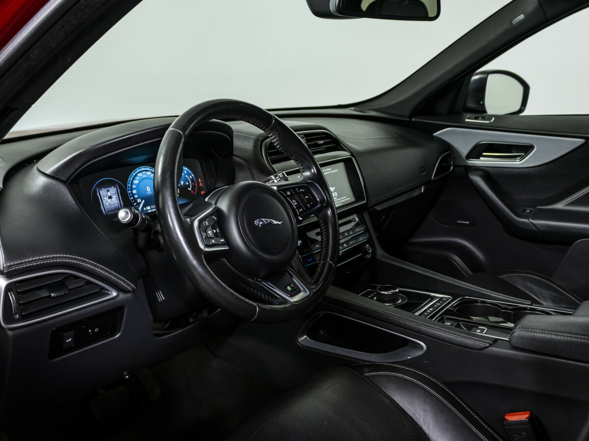 Jaguar F-Pace с пробегом — 2016 год. Фото: #7