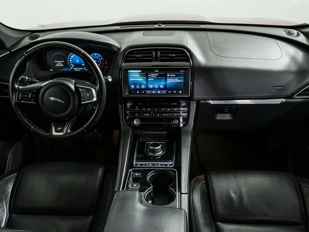 Jaguar F-Pace с пробегом — 2016 год. Фото: #9