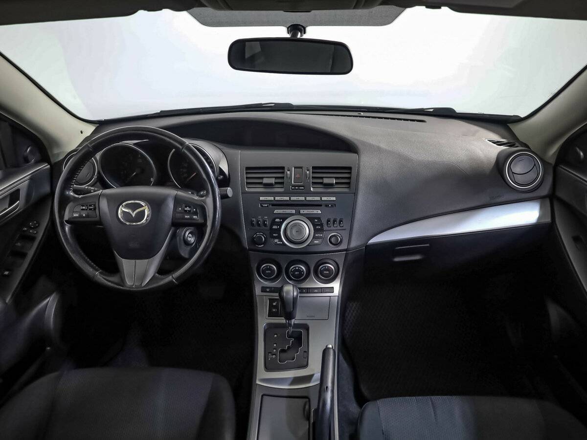 Mazda 3 с пробегом — 2011 год. Фото: #7