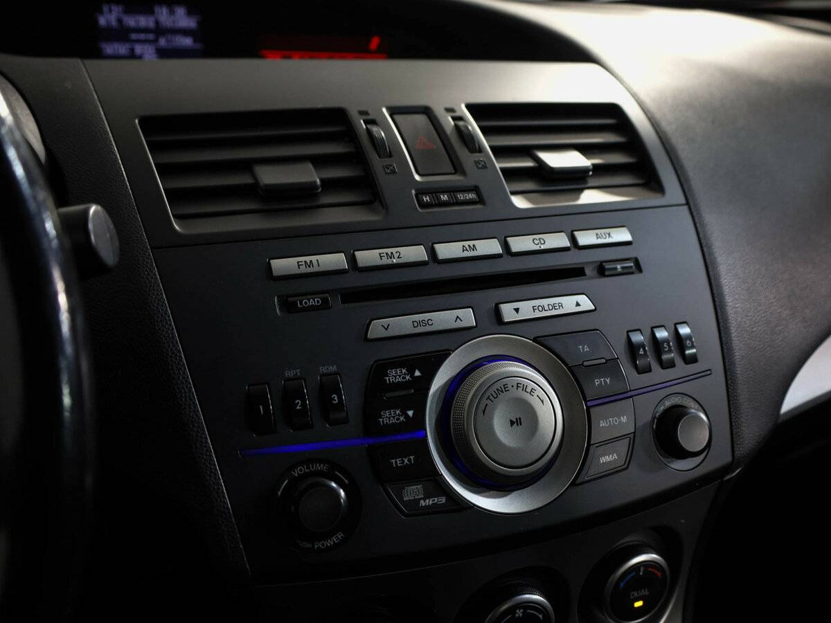 Mazda 3 с пробегом — 2011 год. Фото: #13