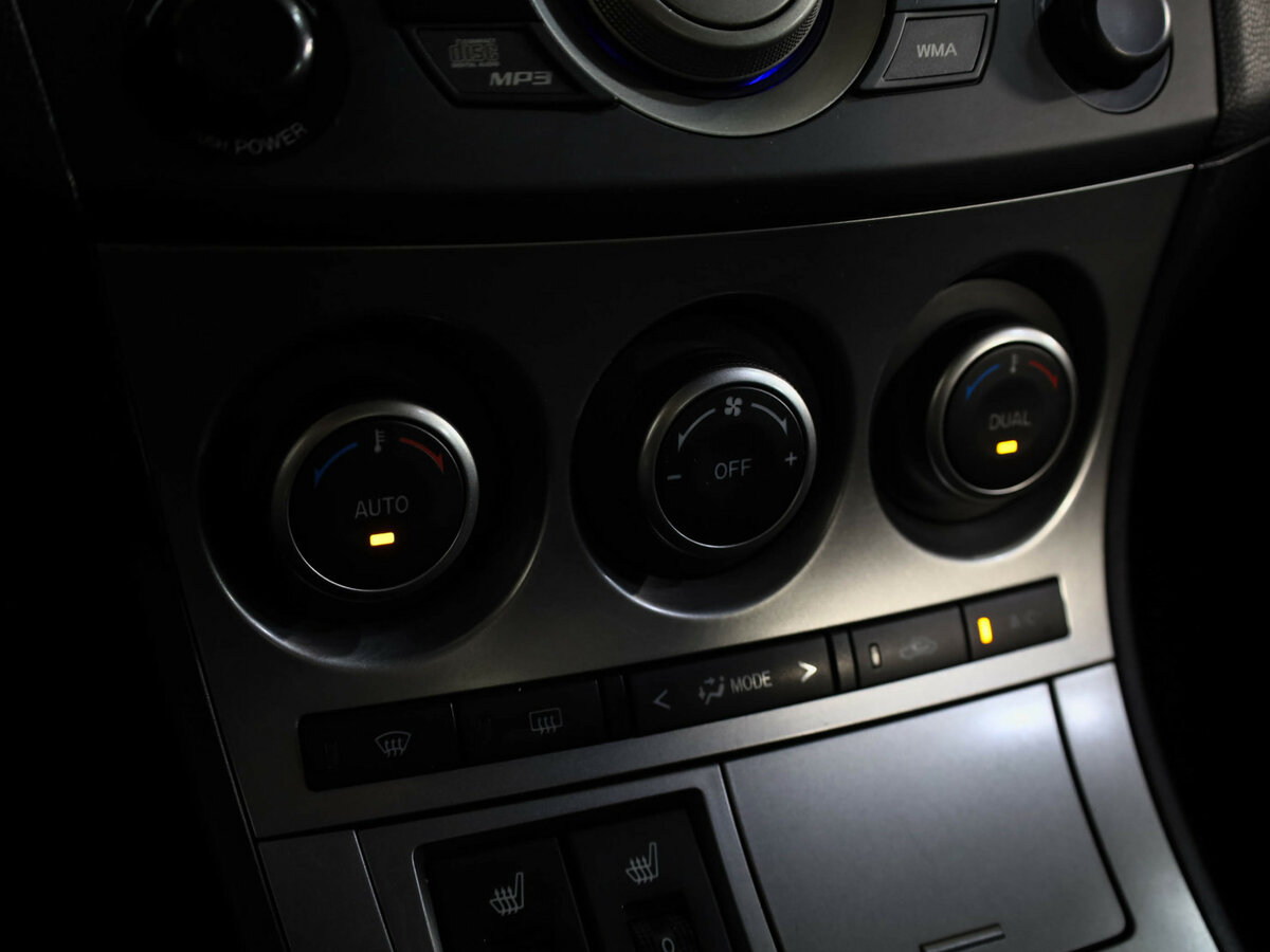 Mazda 3 с пробегом — 2011 год. Фото: #14