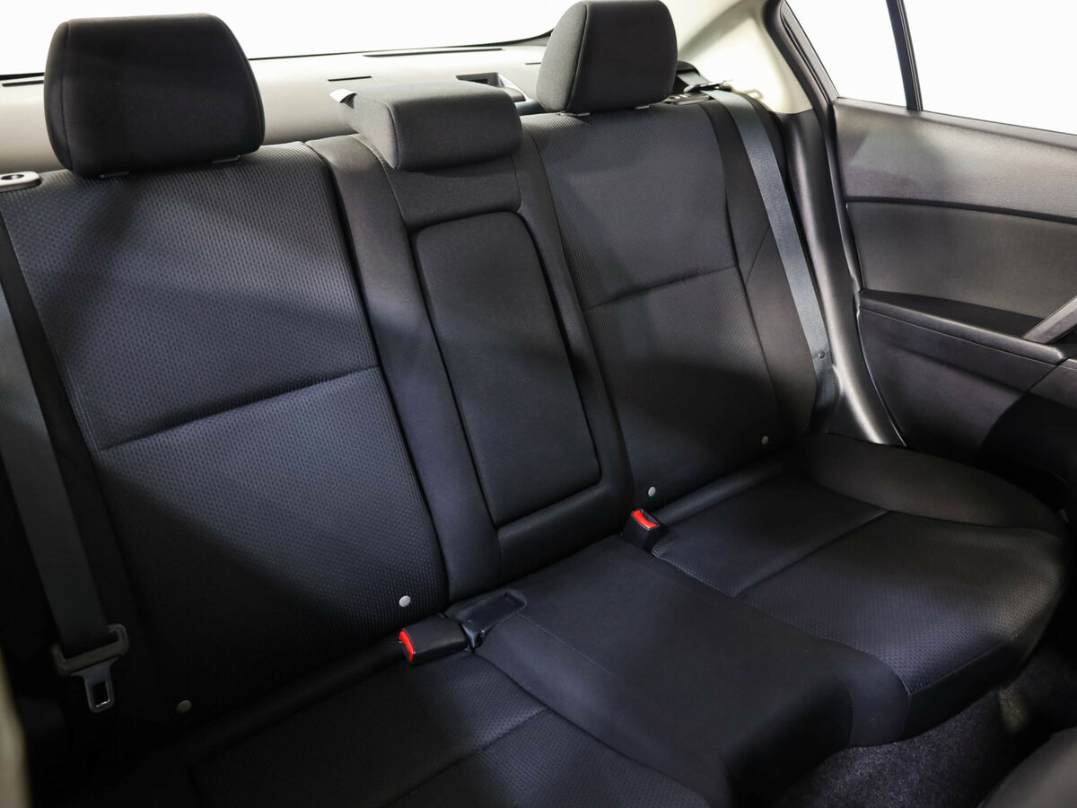 Mazda 3 с пробегом — 2011 год. Фото: #17