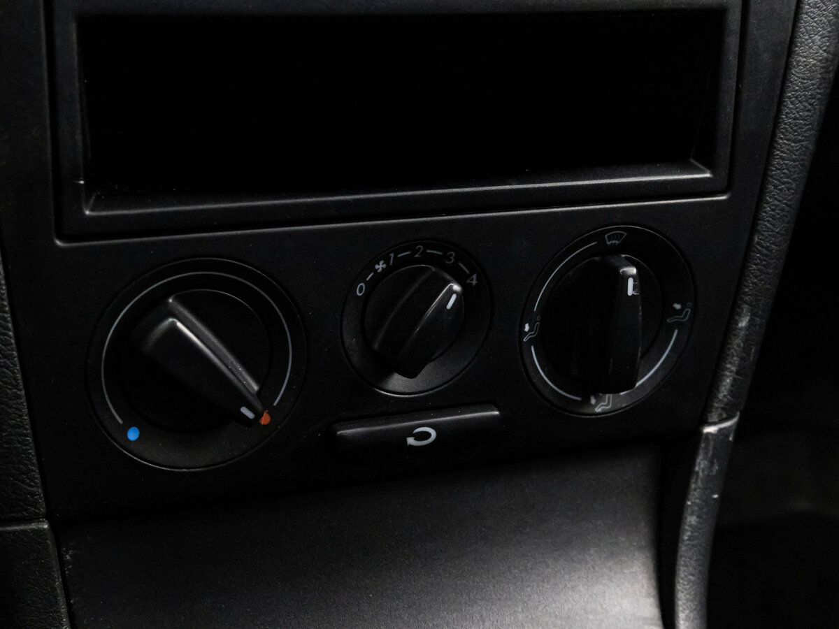 Skoda Octavia с пробегом — 2008 год. Фото: #9