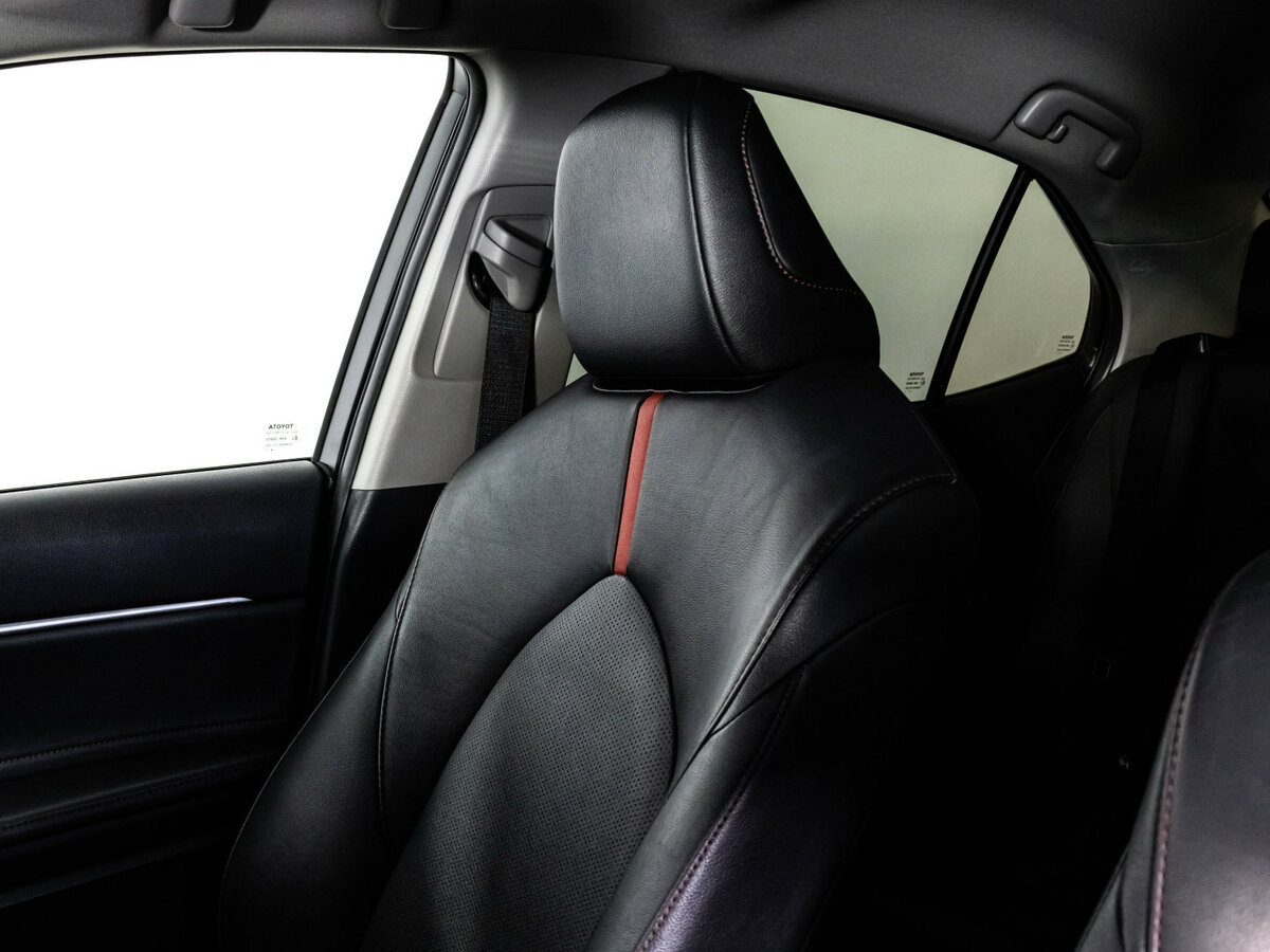 Toyota Camry с пробегом — 2021 год. Фото: #20