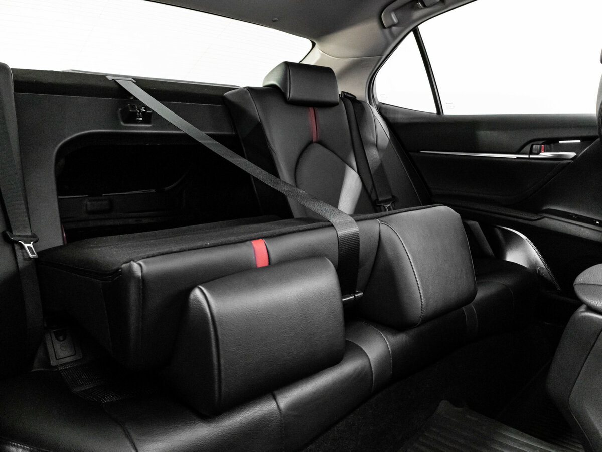 Toyota Camry с пробегом — 2021 год. Фото: #25