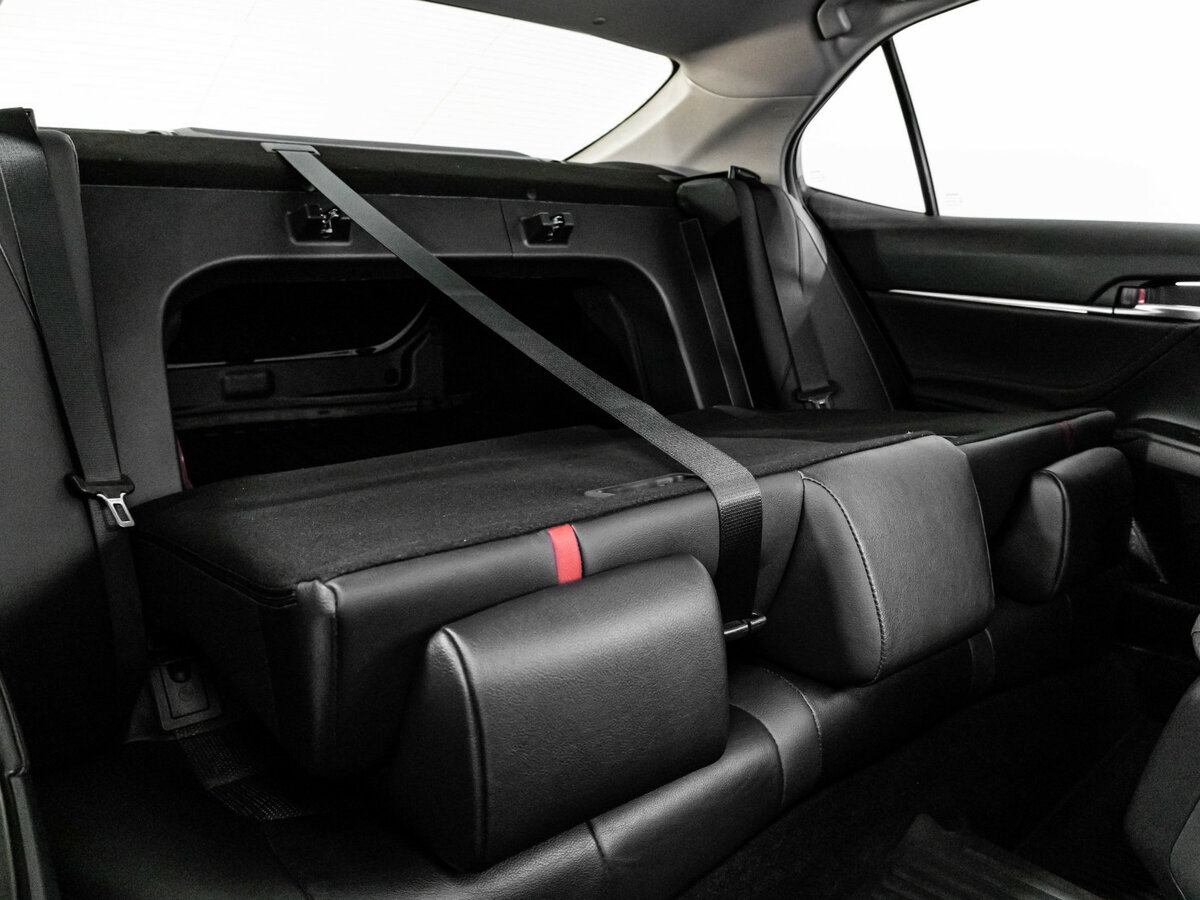 Toyota Camry с пробегом — 2021 год. Фото: #26