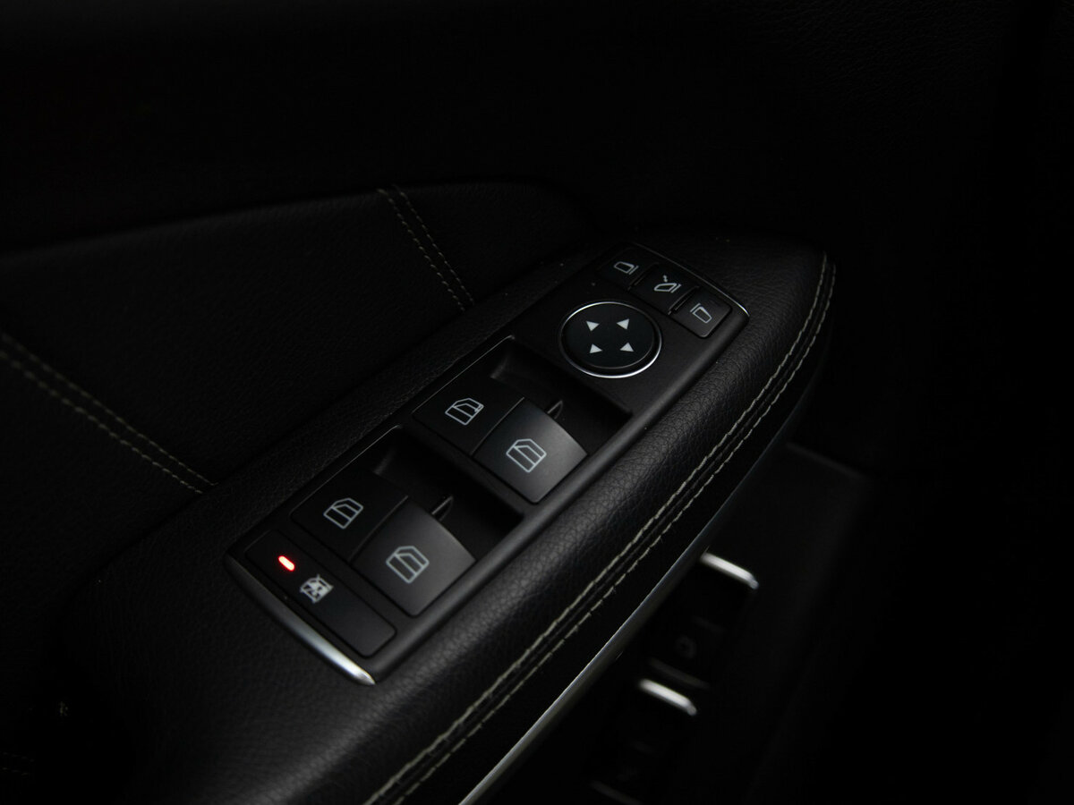 Mercedes-Benz GL-Класс с пробегом — 2013 год. Фото: #11