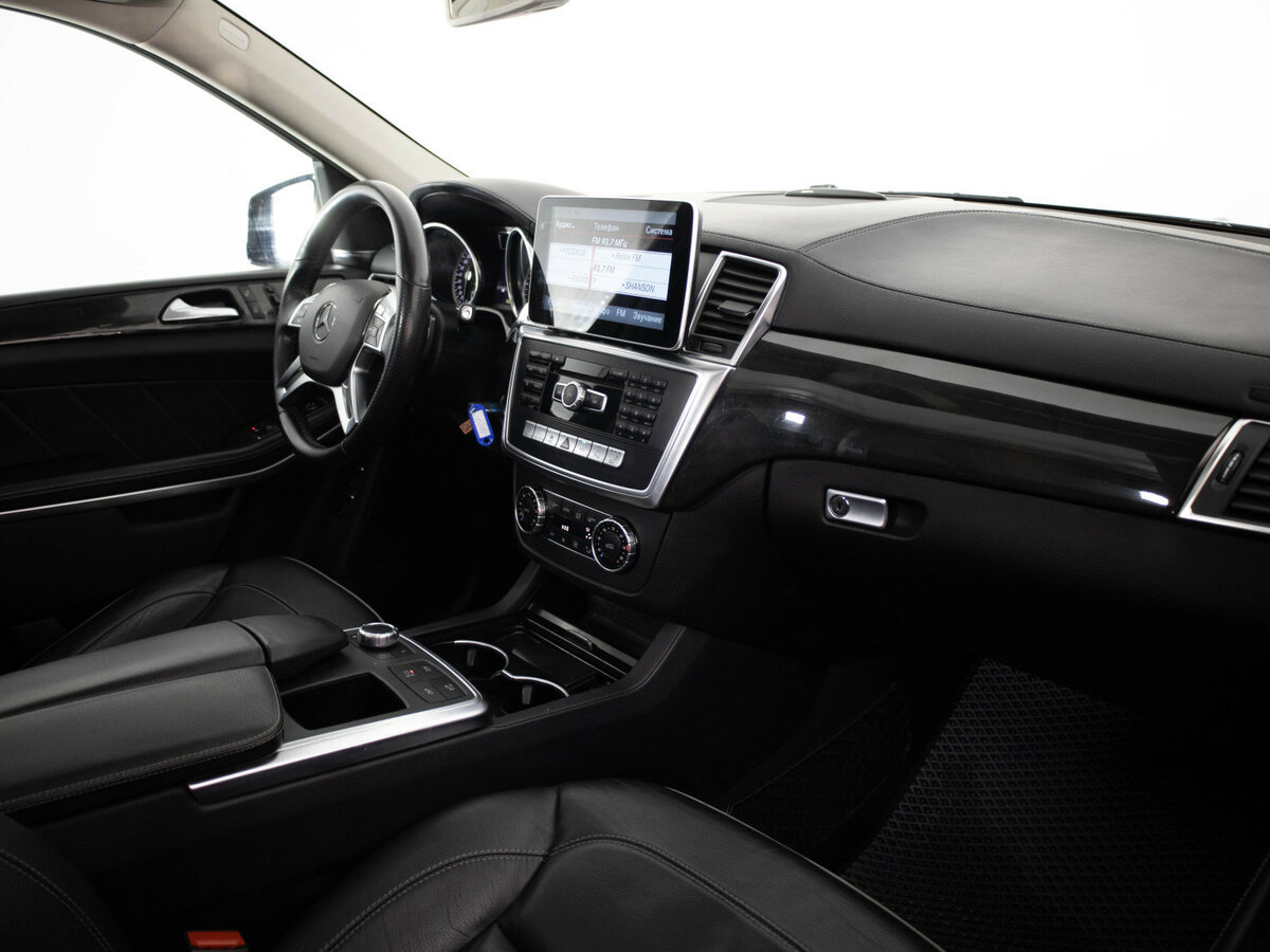 Mercedes-Benz GL-Класс с пробегом — 2013 год. Фото: #12