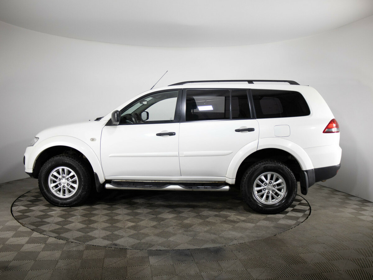 Mitsubishi Pajero Sport с пробегом — 2014 год. Фото: #7