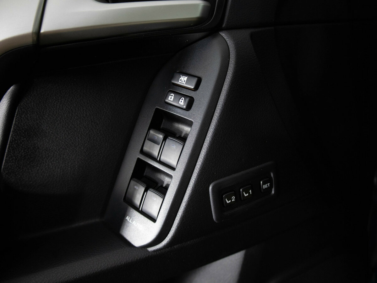 Toyota Land Cruiser Prado с пробегом — 2018 год. Фото: #15