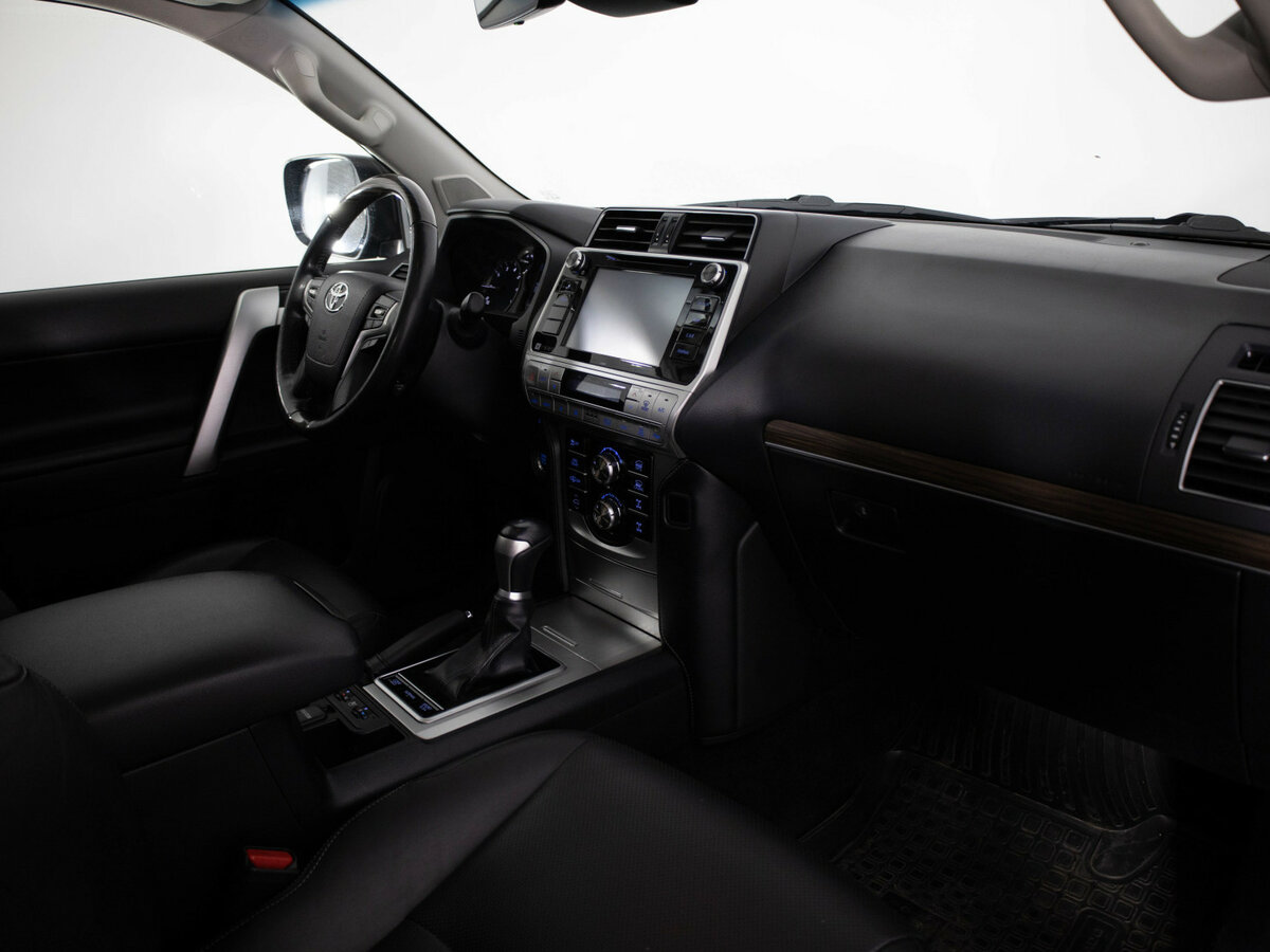 Toyota Land Cruiser Prado с пробегом — 2018 год. Фото: #16