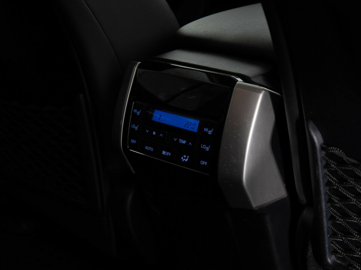 Toyota Land Cruiser Prado с пробегом — 2018 год. Фото: #19