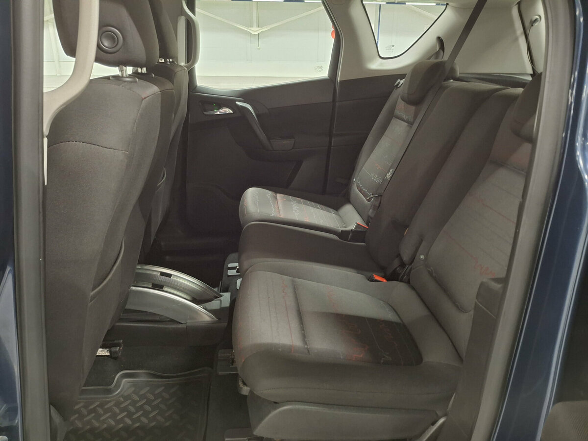 Opel Meriva с пробегом — 2011 год. Фото: #11