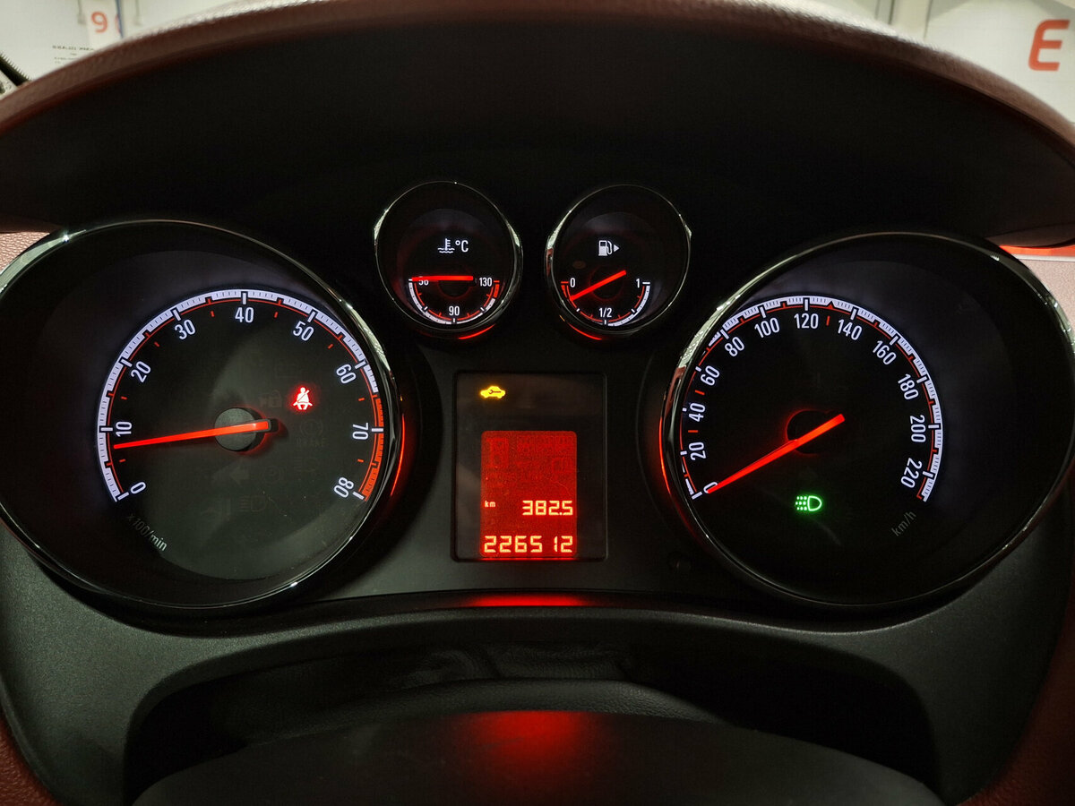 Opel Meriva с пробегом — 2011 год. Фото: #12