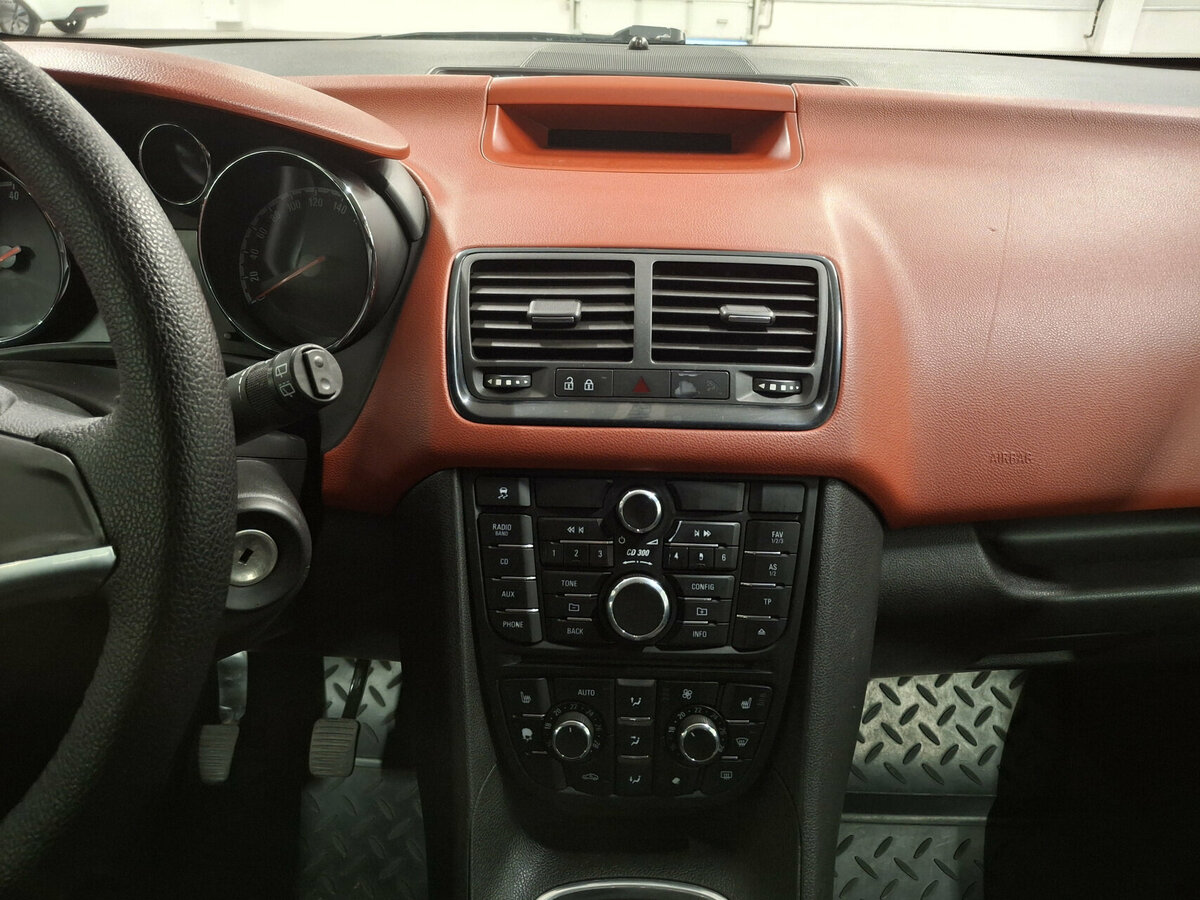 Opel Meriva с пробегом — 2011 год. Фото: #14