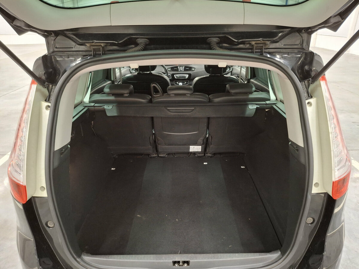 Renault Scenic с пробегом — 2013 год. Фото: #9