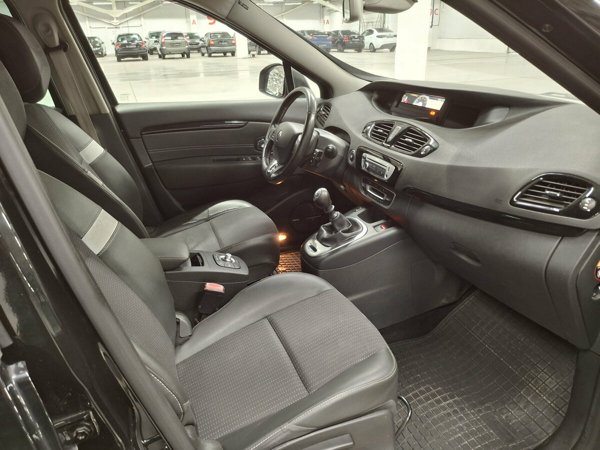 Renault Scenic с пробегом — 2013 год. Фото: #10